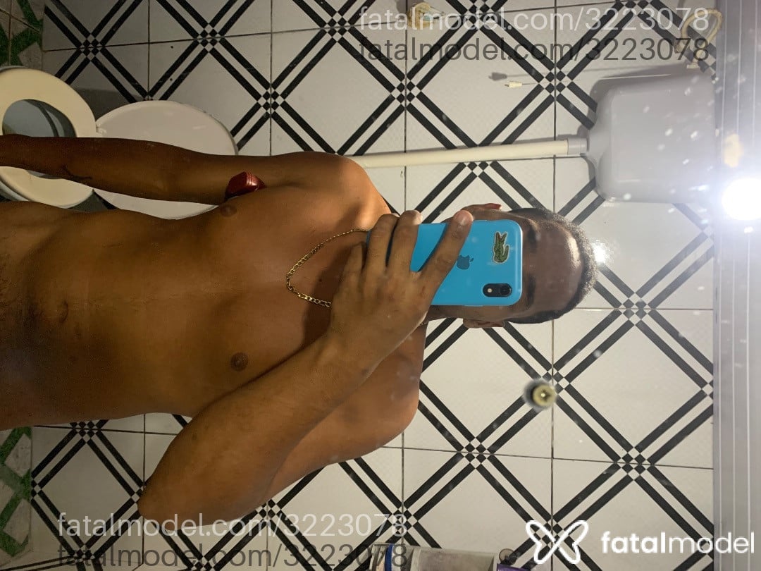 Acompanhante homem com cabelo castanho de olhos castanhos em Porto Velho - Superchoque