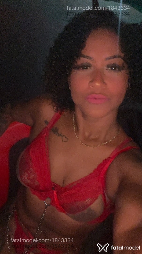 Acompanhante mulher loira (o) de olhos castanhos em Juiz de Fora - Júlia
