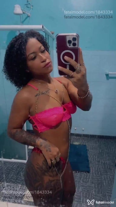 Acompanhante mulher loira (o) de olhos castanhos em Juiz de Fora - Júlia