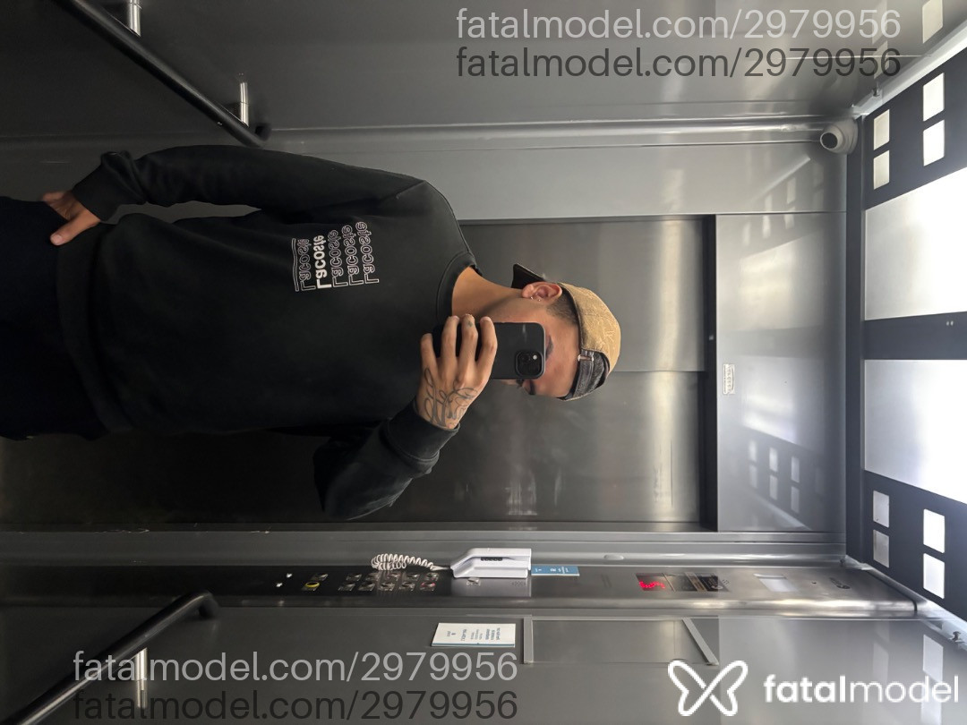 Acompanhante homem com cabelo castanho de olhos pretos em Virtual - Pedro Garcia