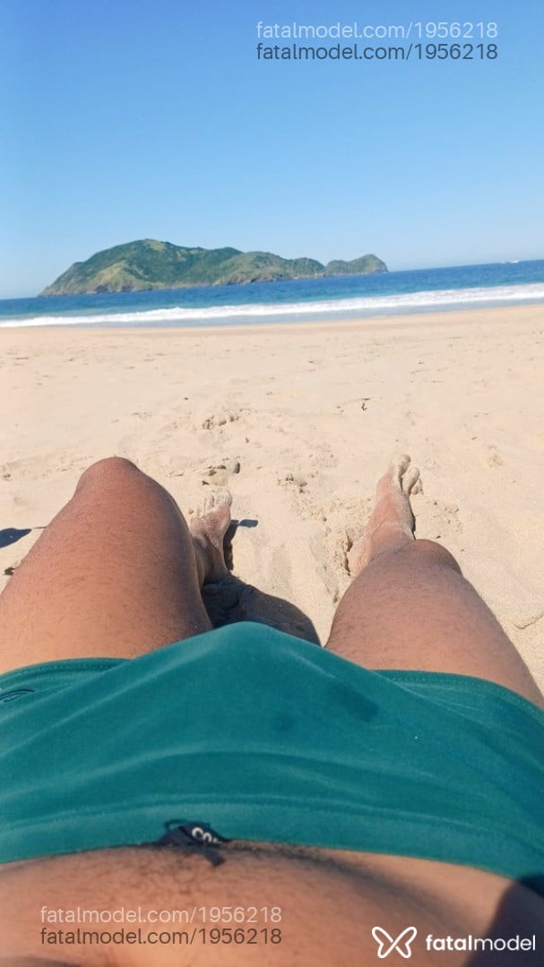 Acompanhante homem com cabelo castanho de olhos pretos em Cabo Frio - Bruno