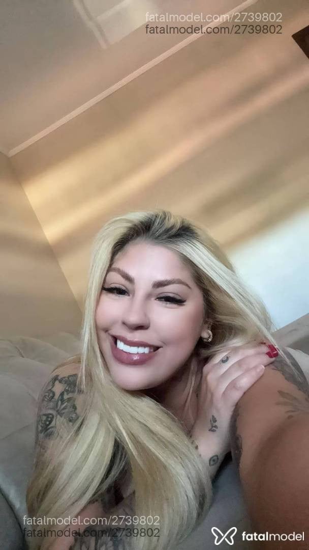 Acompanhante mulher loira (o) de olhos mel - Alice Almeida