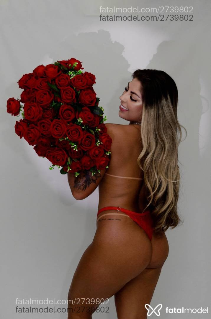 Acompanhante mulher loira (o) de olhos mel - Alice Almeida
