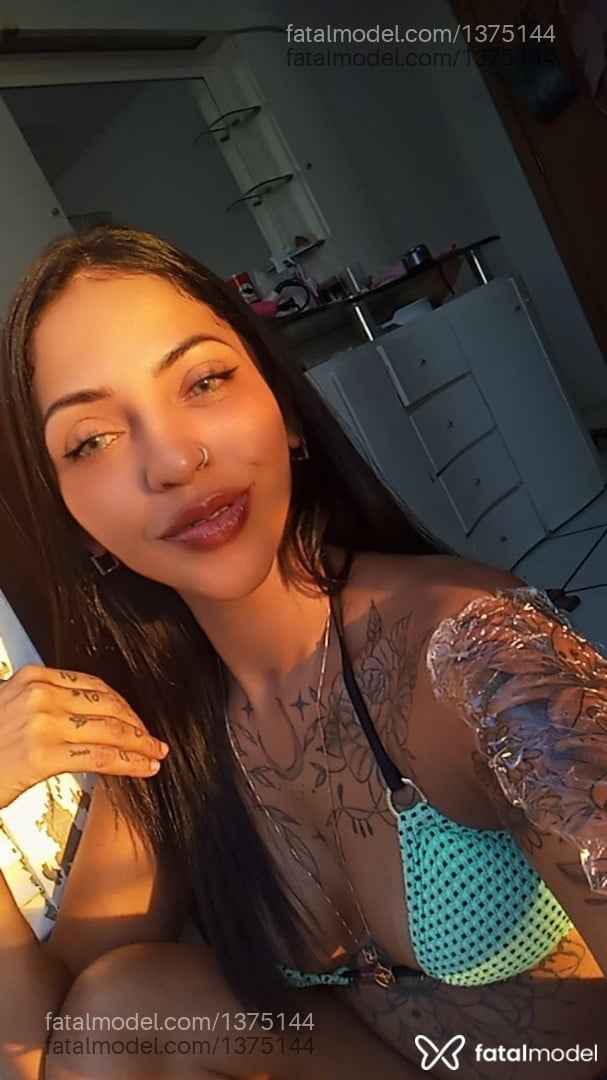 Acompanhante mulher com cabelo castanho de olhos castanhos em Estrela - Morena