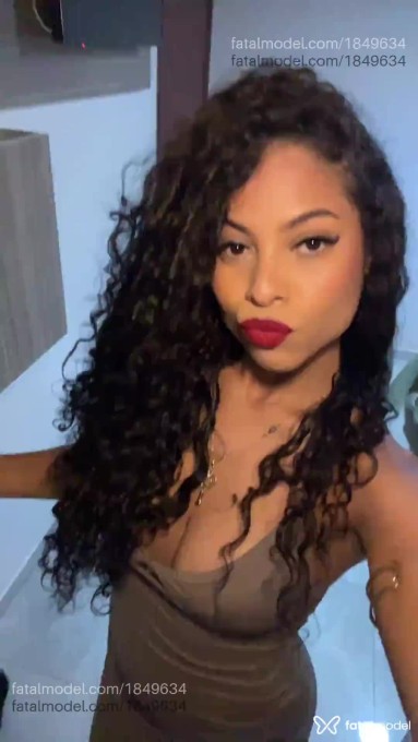 Acompanhante mulher morena (o) de olhos castanhos em São Paulo Acompanhante mulher morena (o) de olhos castanhos em São Paulo - Morena