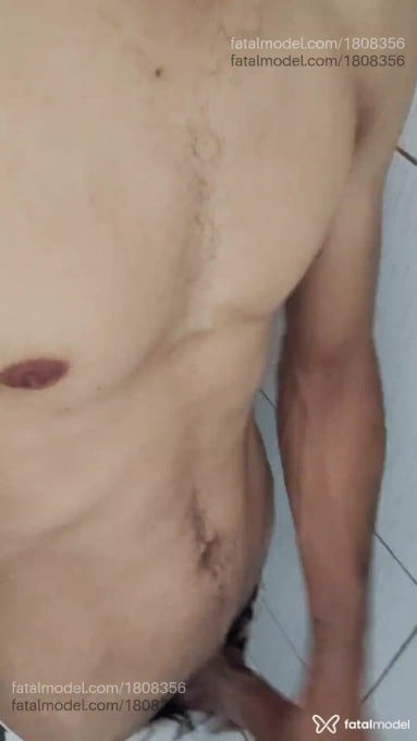 Acompanhante homem com cabelo castanho de olhos pretos em Fortaleza Acompanhante homem com cabelo castanho de olhos pretos em Fortaleza - Michael