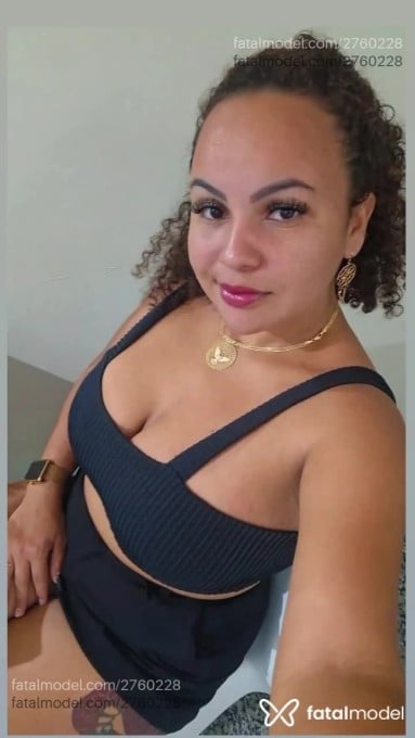 Acompanhante mulher com cabelo castanho de olhos castanhos - Raquel Acompanhante mulher com cabelo castanho de olhos castanhos - Raquel