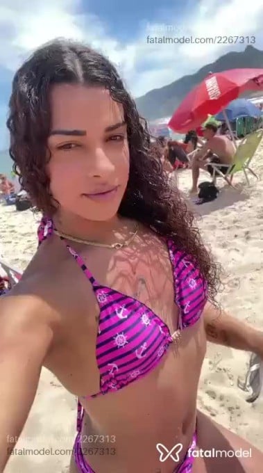 Acompanhante mulher trans com cabelo castanho de olhos castanhos em Rio de Janeiro - Maria Alice