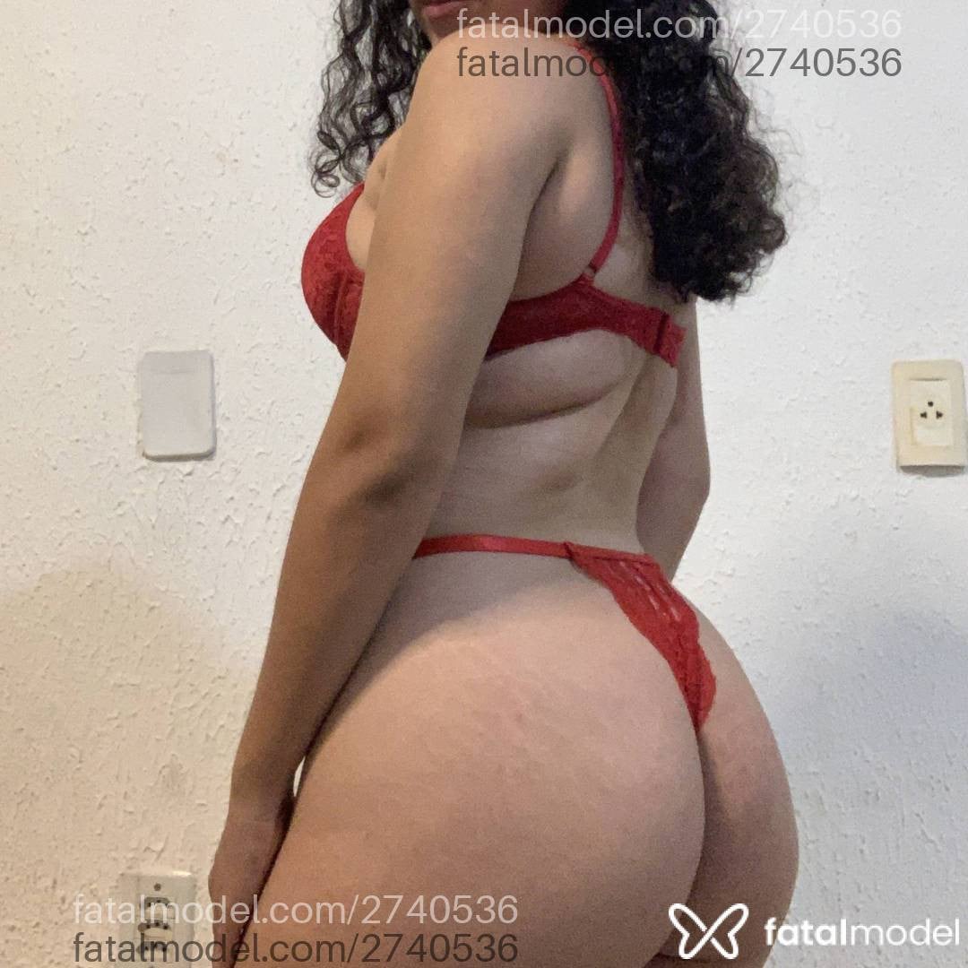 Acompanhante mulher morena (o) de olhos castanhos - Sofia