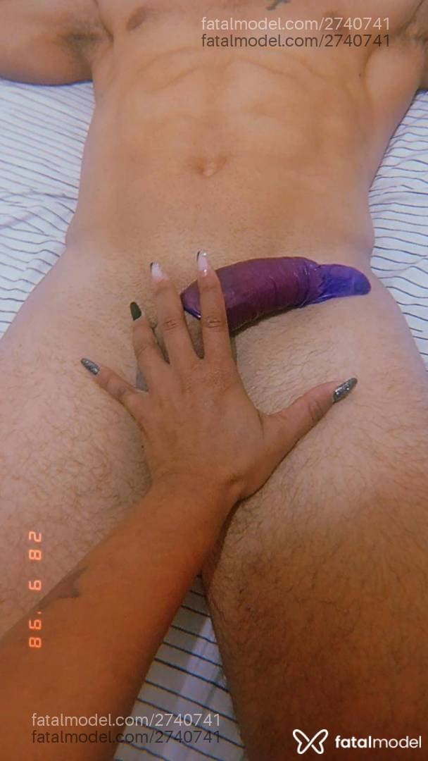 Acompanhante mulher morena (o) de olhos pretos - Morena
