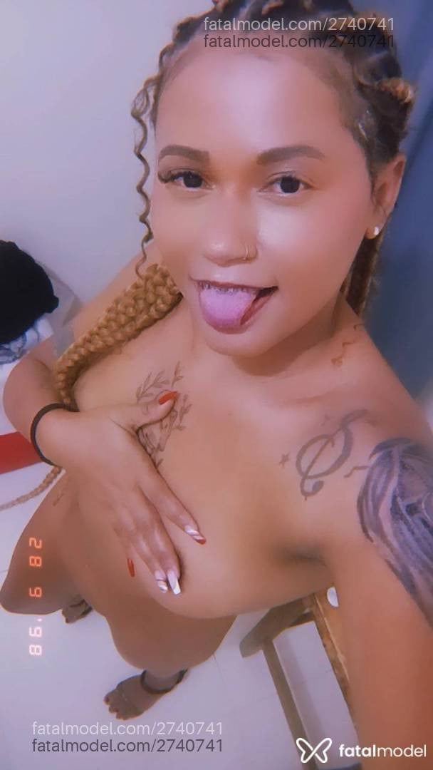 Acompanhante mulher morena (o) de olhos pretos - Morena