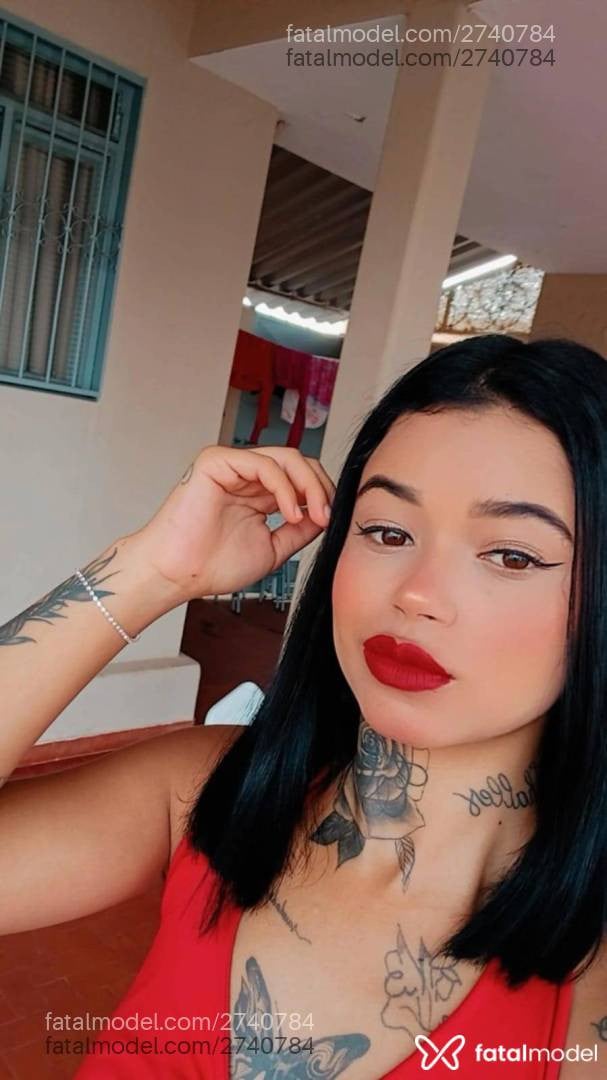 Acompanhante mulher morena (o) de olhos castanhos - Venélope