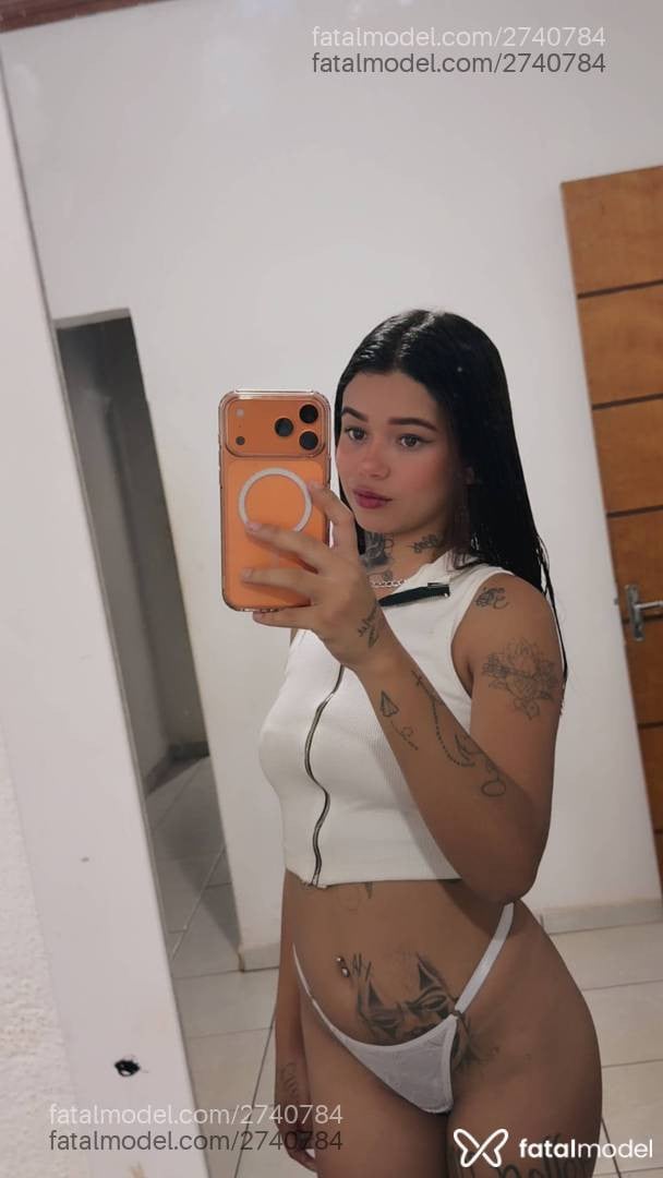 Acompanhante mulher morena (o) de olhos castanhos - Venélope