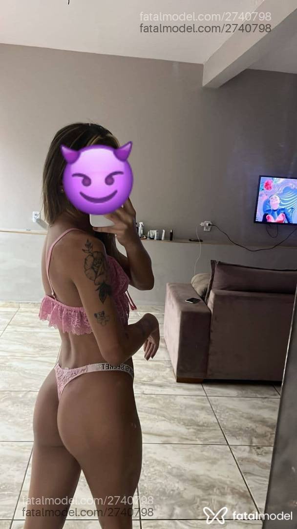 Acompanhante mulher trans loira (o) de olhos castanhos - Camila Oliveira Acompanhante mulher trans loira (o) de olhos castanhos - Camila Oliveira