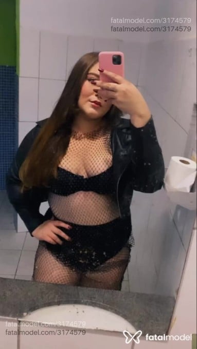 Acompanhante mulher loira (o) de olhos azuis em Pindamonhangaba - Lis Victoria