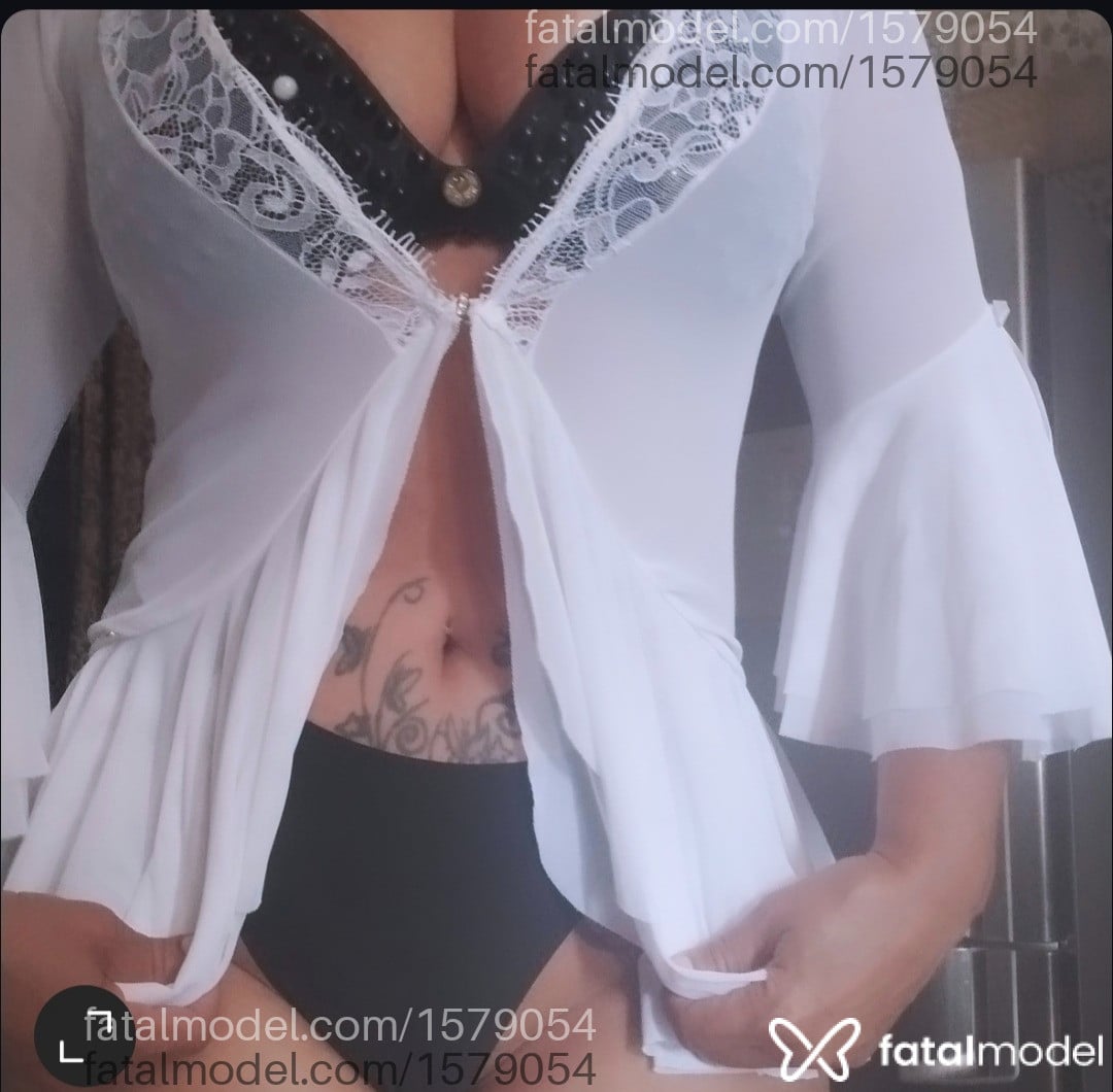 Acompanhante mulher morena (o) de olhos castanhos em Patos - Vitória Martins
