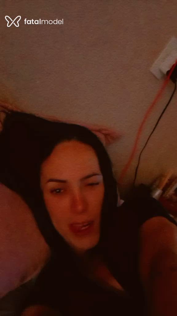 Acompanhante mulher trans morena (o) de olhos castanhos - Pauliinhaa