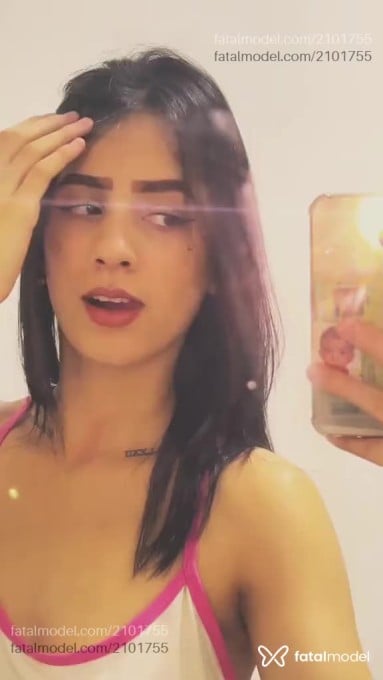Acompanhante mulher com cabelo castanho de olhos castanhos em São Paulo - Bella Monteiro