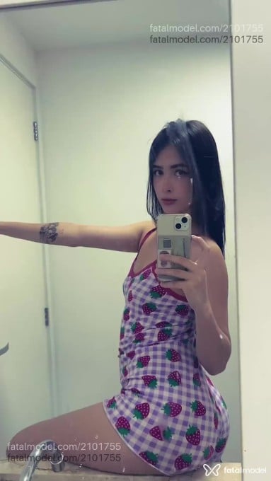 Acompanhante mulher com cabelo castanho de olhos castanhos em São Paulo - Bella Monteiro