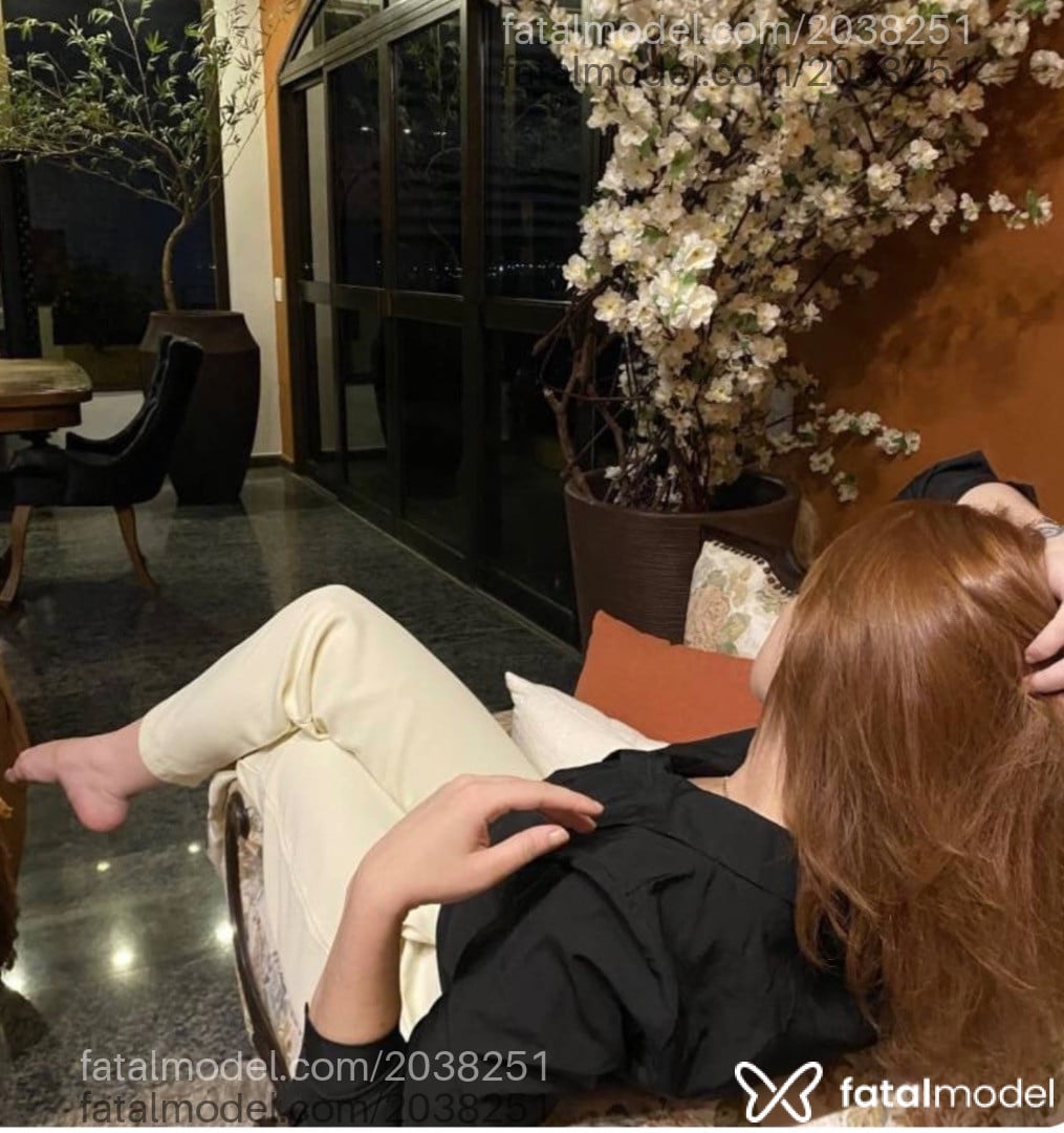 Acompanhante mulher ruiva (o) de olhos castanhos em Brasília - Natália