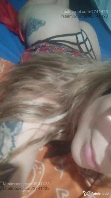 Acompanhante mulher loira (o) de olhos cinza em Tietê - Catrina