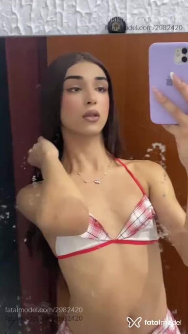 Acompanhante mulher trans loira (o) de olhos castanhos - Lara Acompanhante mulher trans loira (o) de olhos castanhos - Lara