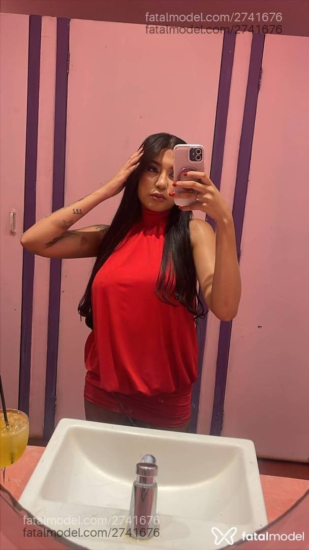 Acompanhante mulher ruiva (o) de olhos castanhos - Melissa