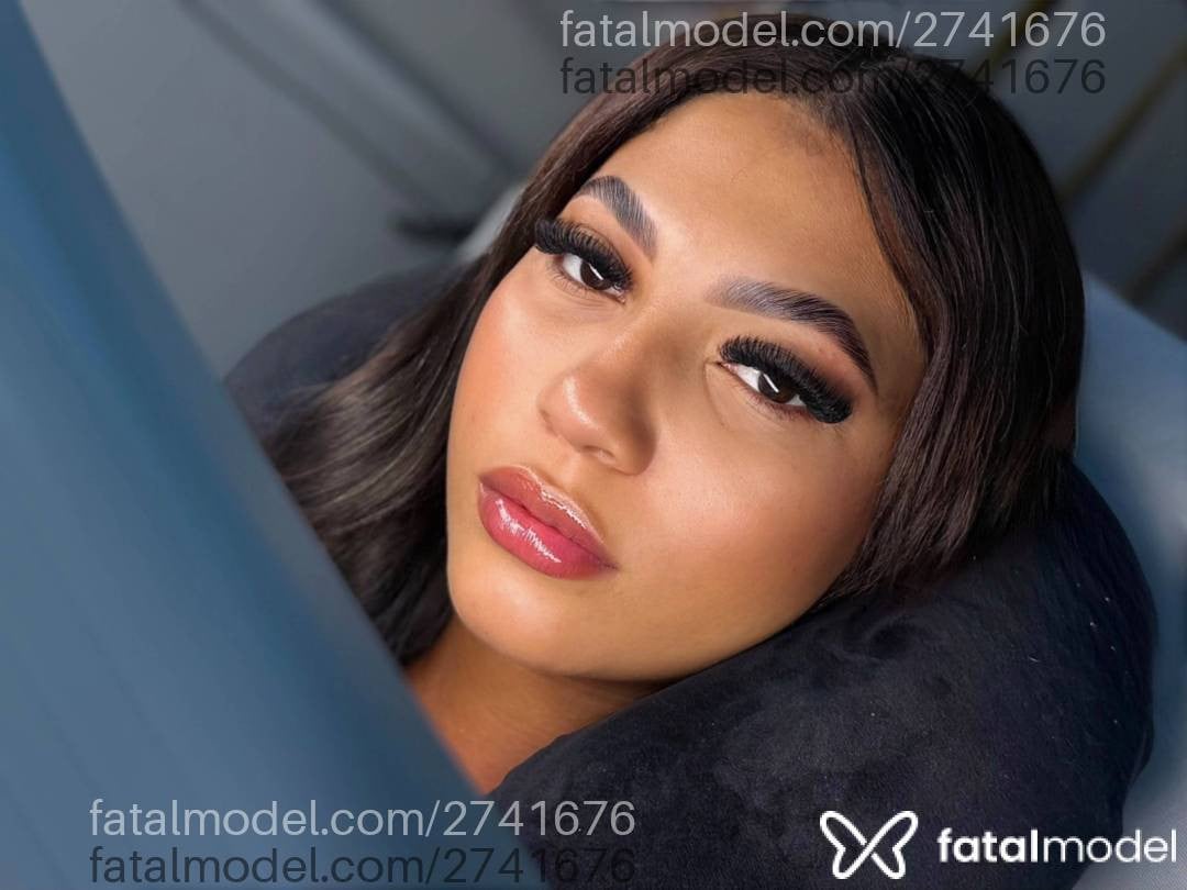 Acompanhante mulher ruiva (o) de olhos castanhos - Melissa