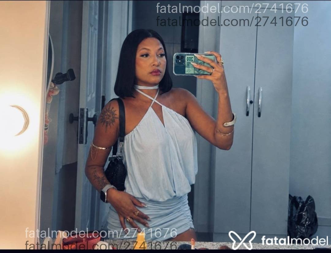 Acompanhante mulher ruiva (o) de olhos castanhos em Armação dos Búzios - Melissa
