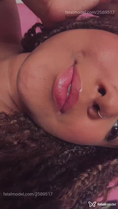Acompanhante mulher morena (o) de olhos pretos em Virtual - Domme