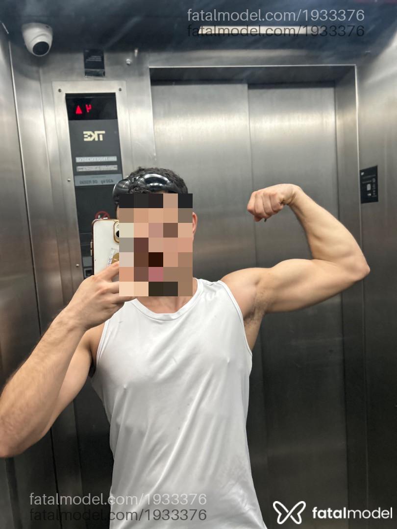 Acompanhante homem morena (o) de olhos castanhos em Porto Alegre - Caio