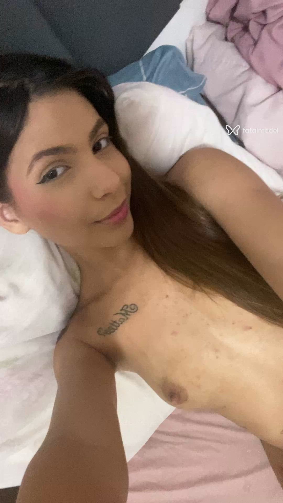 Acompanhante mulher morena (o) de olhos castanhos - Jaade