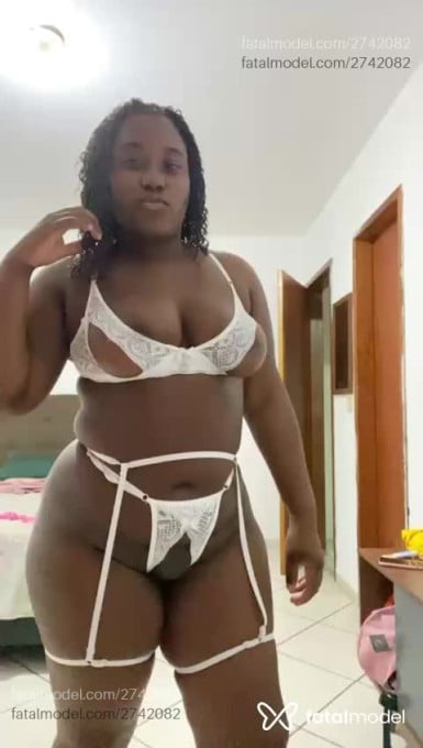 Acompanhante mulher morena (o) de olhos pretos em Rio de Janeiro - Ohana
