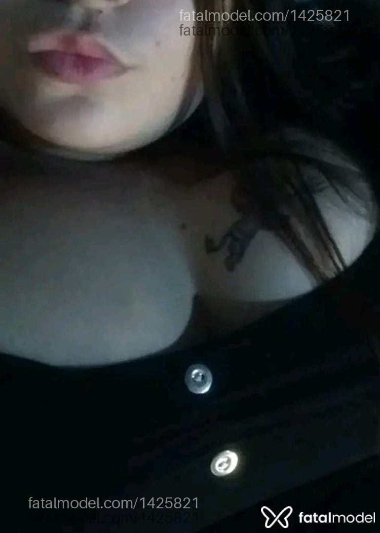 Acompanhante mulher com cabelo castanho de olhos mel em Guarapuava Acompanhante mulher com cabelo castanho de olhos mel em Guarapuava - dessinha