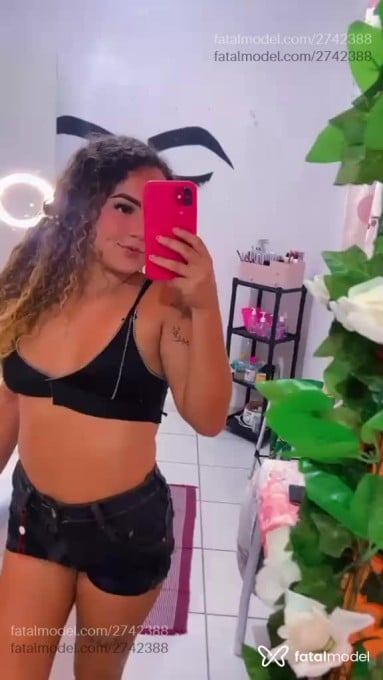 Acompanhante mulher loira (o) de olhos castanhos em Campos dos Goytacazes - Melissa