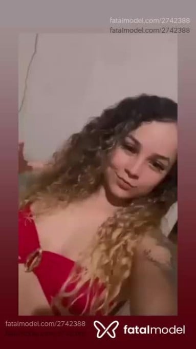 Acompanhante mulher loira (o) de olhos castanhos em Campos dos Goytacazes - Melissa