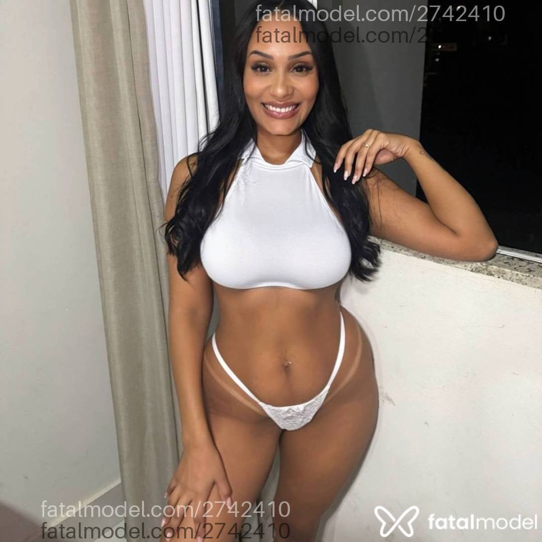 Acompanhante mulher morena (o) de olhos pretos em Ubá - Sabrina