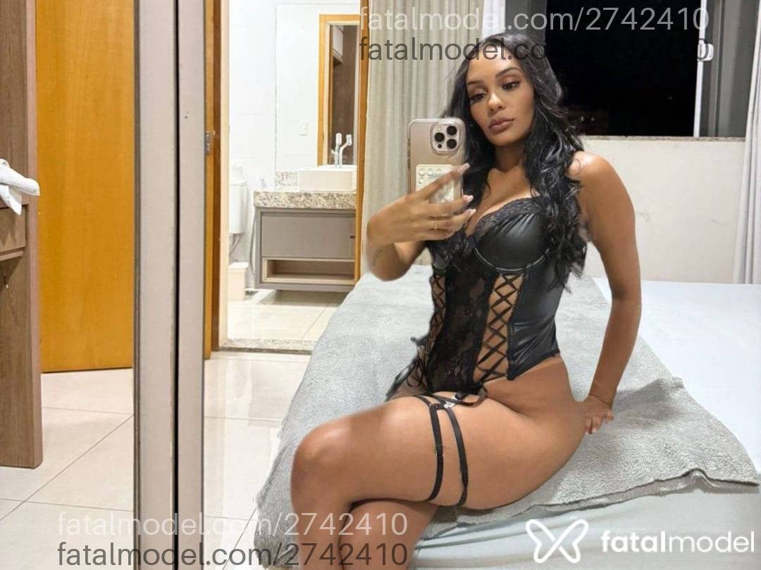 Acompanhante mulher morena (o) de olhos pretos em Ubá - Sabrina