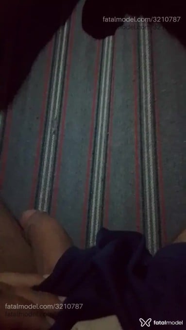 Acompanhante homem com cabelo castanho de olhos castanhos em Cidade Ocidental Acompanhante homem com cabelo castanho de olhos castanhos em Cidade Ocidental - Caldascasado