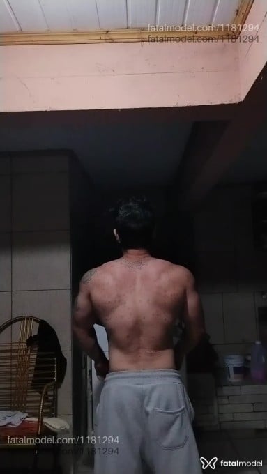 Acompanhante homem com cabelo castanho de olhos castanhos em São Paulo - Robenzeta