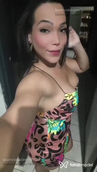 Acompanhante não-binário morena (o) de olhos pretos em Rondonópolis - Felicia Dias