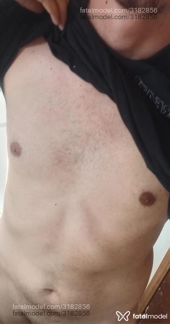 Acompanhante homem com cabelo castanho de olhos verdes em Montes Claros - Matheus Vinicius