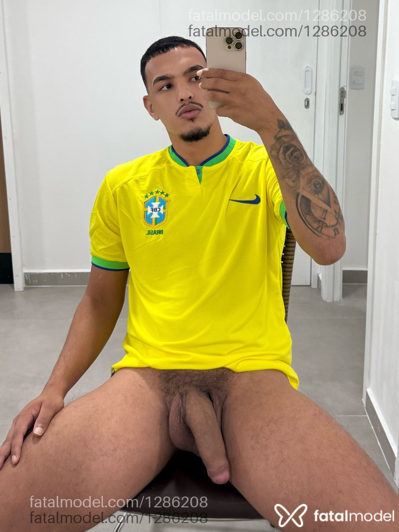 Acompanhante homem morena (o) de olhos pretos - Yuri castro Acompanhante homem morena (o) de olhos pretos - Yuri castro