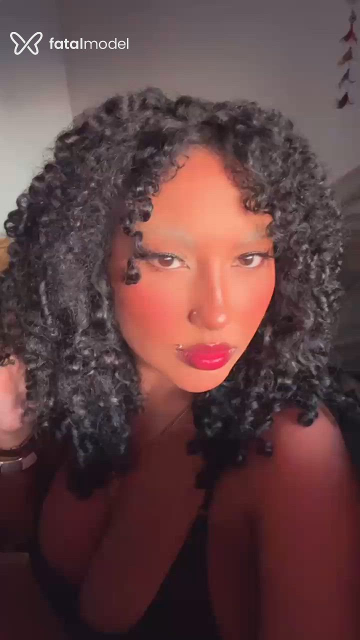 Acompanhante mulher morena (o) de olhos castanhos - Jasmine Acompanhante mulher morena (o) de olhos castanhos - Jasmine