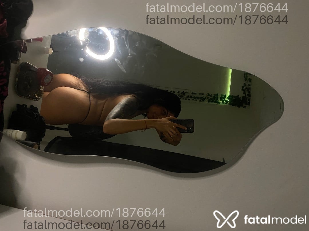 Acompanhante mulher morena (o) de olhos pretos em Virtual - Natii Auvez