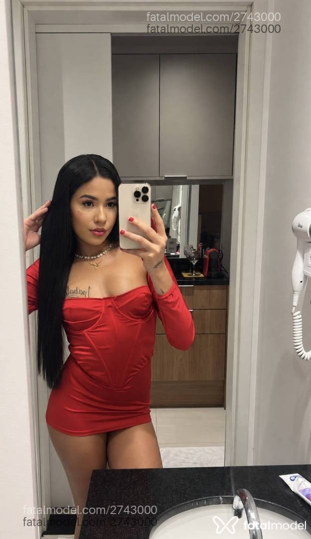 Acompanhante mulher morena (o) de olhos castanhos - Lorena