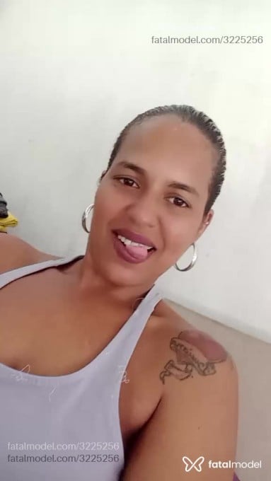 Acompanhante mulher morena (o) de olhos castanhos em Virtual - Kabuloza Silva
