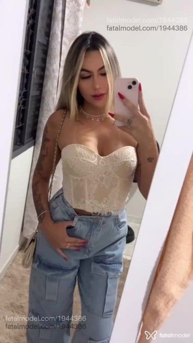 Acompanhante mulher loira (o) de olhos castanhos em Toledo - Giovana Brasil