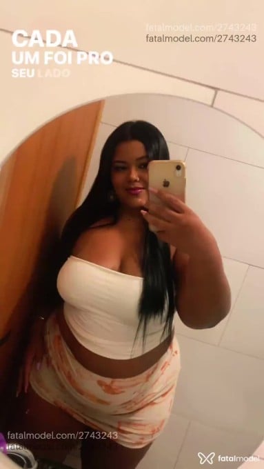 Acompanhante mulher morena (o) de olhos castanhos em Caraguatatuba Acompanhante mulher morena (o) de olhos castanhos em Caraguatatuba - Nicole