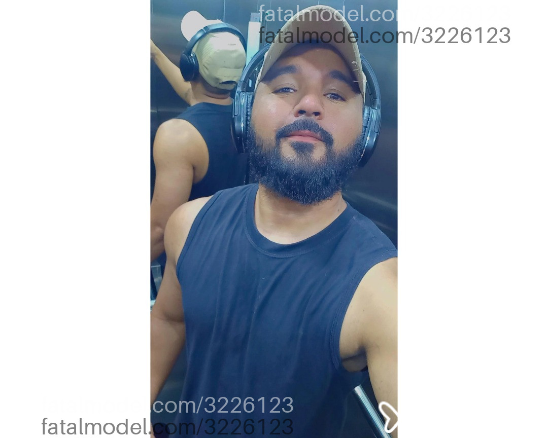 Acompanhante homem morena (o) de olhos castanhos - Henrique Acompanhante homem morena (o) de olhos castanhos - Henrique